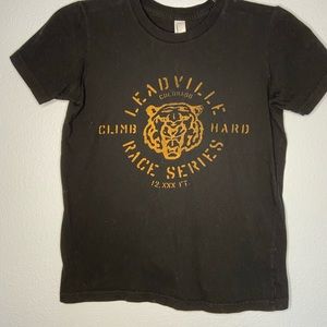 black graphic t shirt with bear